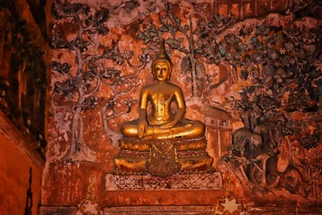 statue of buddha in temple