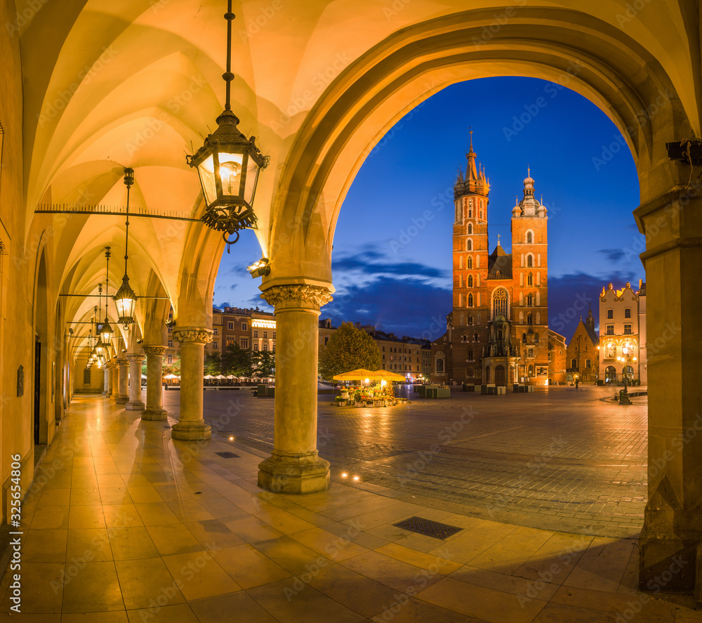 view of the beautiful Krakow old town in the evening - obrazy, fototapety, plakaty 