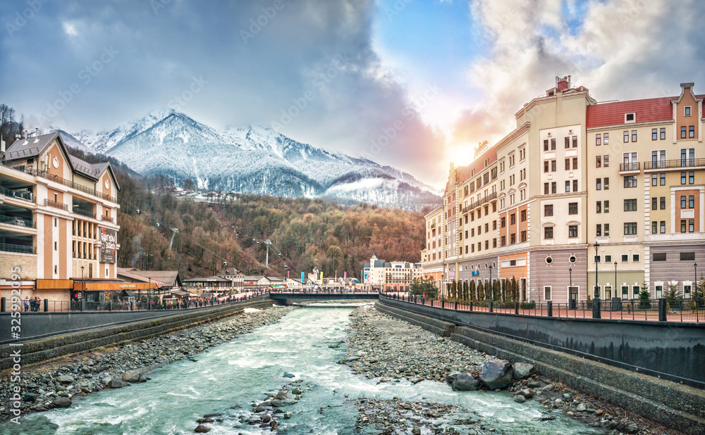Река и горы Mzymta River and the snowy peaks of the mountains - obrazy, fototapety, plakaty 
