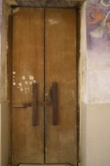 Canvas Print - old door in wall