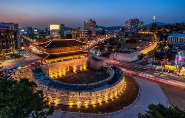 Wall Mural - night view of dongdaemun traditional gate in seoul city south korea