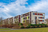 Fototapeta  - Mehrfamilienhäuser im Frankfurter Stadtteil Riedberg