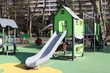 Toboggan vert - jeu extérieur pour enfants dans le parc Micaud à Besançon, ville de Besançon - Département du Doubs - Région Bourgogne Franche Comté - France