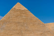 青空とエジプトのピラミッド