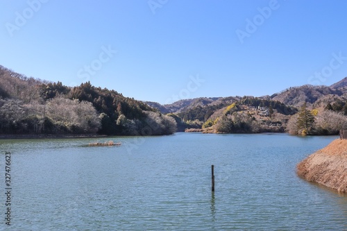 大野貯水池 山梨県上野原市 Adobe Stock でこのストック画像を購入して 類似の画像をさらに検索 Adobe Stock