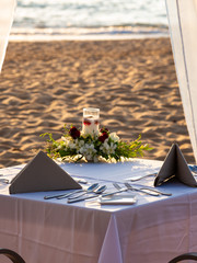 Canvas Print - Dinner table at the beach