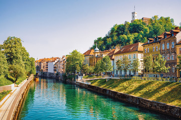 Canvas Print - Waterfront of Ljubljanica River and Old castle Ljubljana Slovenia