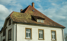 Feuchtes Und Verschmutztes Dach