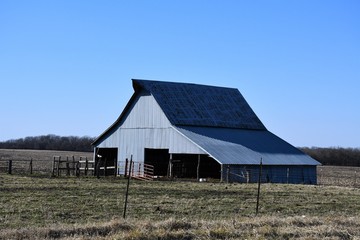 Poster - Old Tin Barn