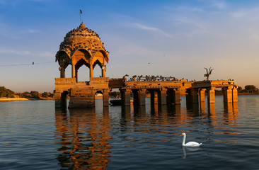 Fototapete - Gadisar lake at Jaisalmer Rajasthan with ancient architecture at sunset