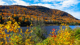 Fototapeta Łazienka - Autumn landscape in Parc de la national Jacques Cartier