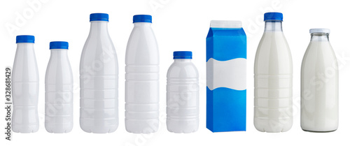 Fotografía Packaging for dairy products, plastic and glass bottles for milk isolated on whi