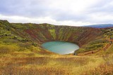 Fototapeta  - Farbspiel am Kratersee Kerid auf Island