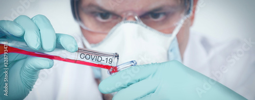 Fotografía Chemistry scientist research coronavirus in lab
