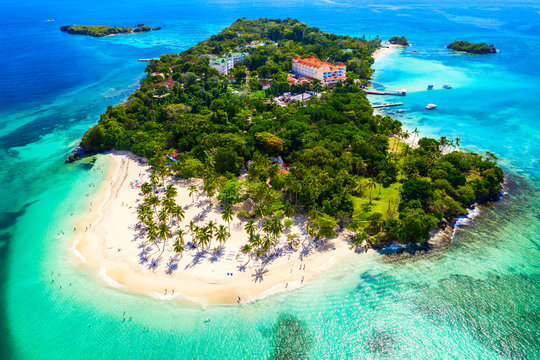 Wall Mural -  - Aerial drone view of beautiful caribbean tropical island Cayo Levantado beach with palms. Bacardi Island, Dominican Republic. Vacation background.