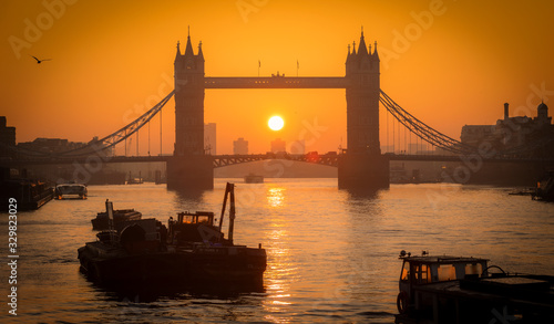 Dekoracja na wymiar  tower-bridge-londyn-wschod-slonca