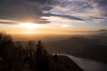 Wall Mural - Impressive Sunset from Brunate above Como Lake