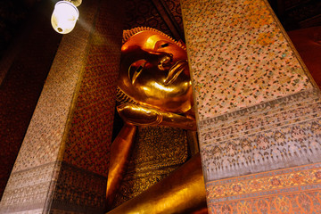 Wall Mural - Reclining Buddha of Wat Pho in Bangkok, Thailand