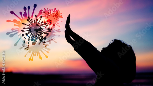 Silhouette Little Chinese girl raised hands for protection virus Covid-19 Tableau sur Toile
