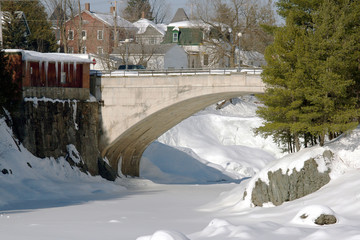  walking bridge in winter in Vermont