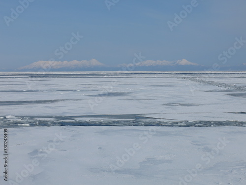 網走流氷観光砕氷船おーろら 沖合航路 からの眺め 流氷原 知床連山 Kaufen Sie Dieses Foto Und Finden Sie Ahnliche Bilder Auf Adobe Stock Adobe Stock 網走流氷観光砕氷船おーろら 沖合航路 からの眺め 流氷原 知床連山 Kaufen Sie Dieses Foto Und Finden Sie Ahnliche Bilder Auf Adobe Stock Adobe Stock