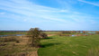 Blick auf die Wiesen am Ufer der Elbe bei Glindenberg in Sachsen-Anhalt