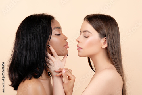 Very Hot Lesbian Kiss