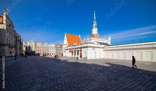 Dekoracja na wymiar  puste-stare-miasto-rynek-czasy-koronawirusa-poznan-polska