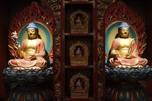 Statues Of The Buddha Tooth Relic Temple In Singapore