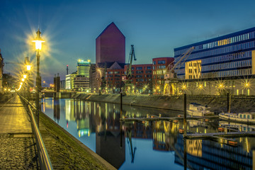 Wall Mural - Lamgzeitbelichtung Ruhrgebiet abends