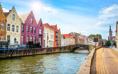 Wall Mural - Beautiful canal and traditional houses in the old town of Bruges (Brugge), Belgium