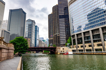 Sticker - Beautiful view fo Chicago, bridge and skyscfrapers from the river