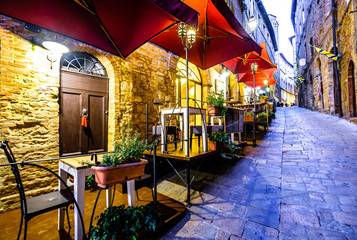 Canvas Print - sidewalk restaurant