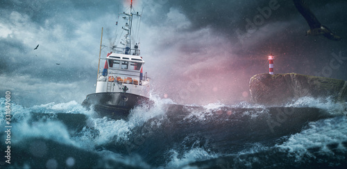 Fotografía Schiff im Surm auf hoher See
