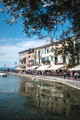 Häuser am Wasser, Lazise, Gardasee, Italien