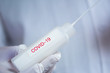 Arzt nimmt Abstrich- COVID-19, Corona, Coronavirus