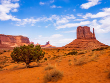 National Parks Usa Southwest Area Of Giant Rock Formations And Table Mountains In Monument Valley