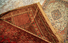 Rozłożone Wzorzyste Perskie Dywany Na Sprzedaż W Iranie