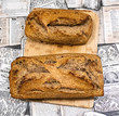 © Alotz - Pan de masa madre de Centeno hecho en casa en molde de horno