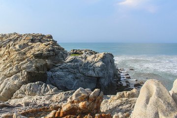 Wall Mural - rocks and sea