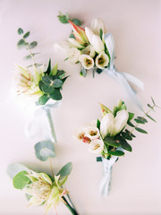 Beautifu lfloral wedding boutonnieres close-up