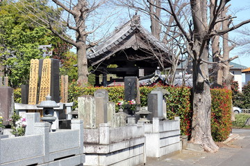 日本の墓地　お墓　お寺