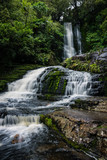 Fototapeta Krajobraz - mclean falls waterfall in the forest