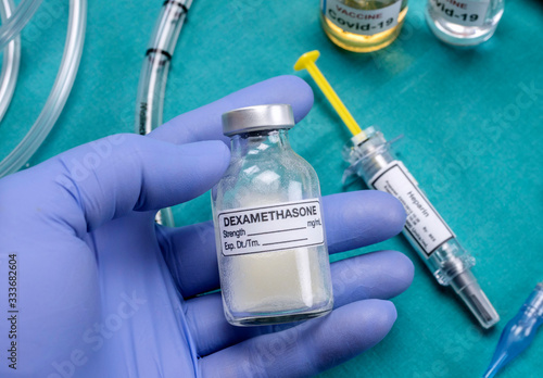 Cuadros en Lienzo Nurse preparing with medical treatment with Dexamethasone and heparin in the hos