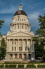 Wall Mural - CALIFORNIA STATE CAPITOL BUILDING WITH CLOUDS