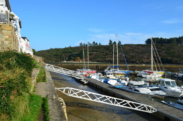 Wall Mural -  Le port de Sauzon à Belle-Île-en-Mer (Morbihan - Bretagne - France)