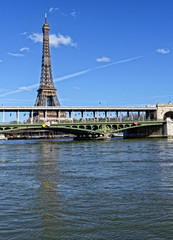 Wall Mural - Bir Hakeim bridge inparis