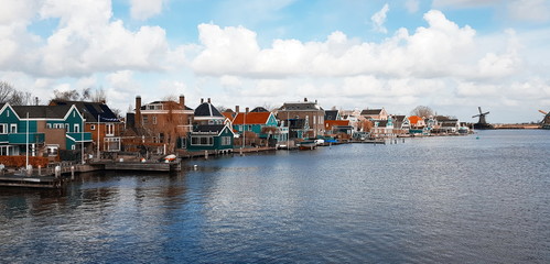 Fototapete - Houses on the river. Travel in Netherlands