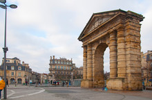 Round Square With Porte D'Aquitaine Arc, Place De La Victoire, Bordeaux, France