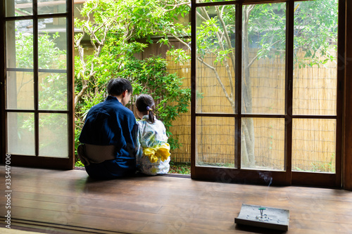 浴衣の親子 古民家の縁側 Stock Photo Adobe Stock 浴衣の親子 古民家の縁側 Stock Photo Adobe Stock